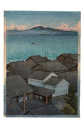 Hasui Kawase : Suruga Okitsu-chō (Okitsu-chō in Suruga Province), depicting rooftops and distant fishing vessels