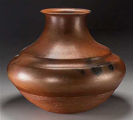 Lonnie Vigil : A Large Nambe Orange Micaceous Jar