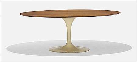 Eero Saarinen : Dining table, model 174W