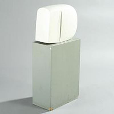 Hans Jorgen Nicolajsen : A organic white marble sculpture