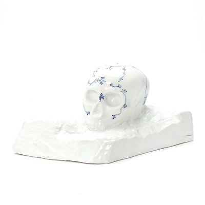 Jon Stahn : Skull in fluted porcelain