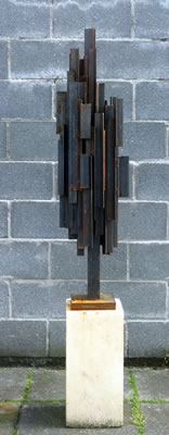 Thierry Gonnin : 'Construction'. Abstracte sculptuur in gesoldeerd ijzer