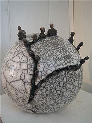 Emilie Hostal Blanc : Vuire Sculpture raku