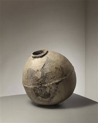 Shiro Tsujimura : Large floor-standing jar, 2005