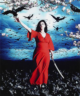 Katrine Helmersson : Woman with Ravens