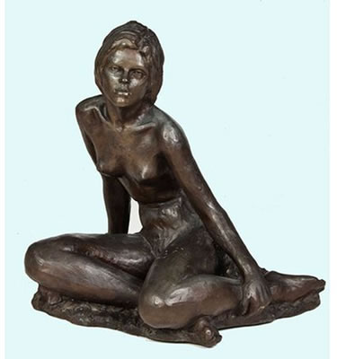 Jo M Roos : Seated Girl