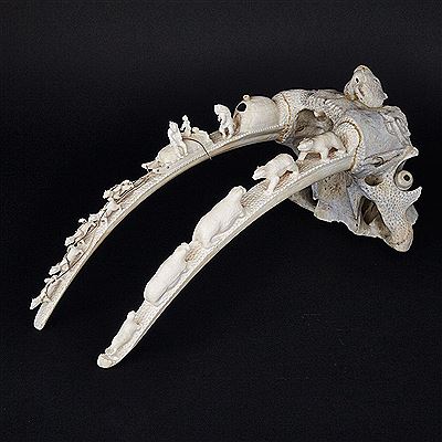 Luke Airut : ELABORATELY CARVED SKULL