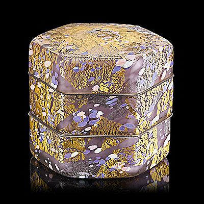 Kyohei Fujita : Rare and large triple-layer Ornamented box, 'Genji-tale,' Japan, 1995