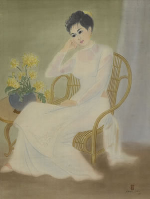 Hien Nang : YOUNG WOMEN OF HANOI IN A WHITE TUNIC (AO DAI)