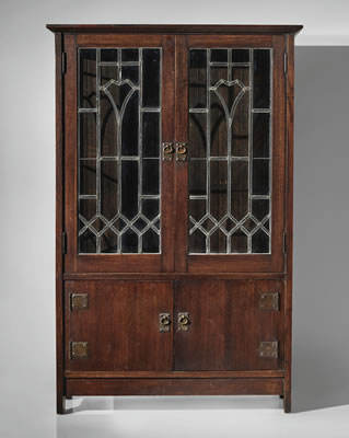 Gustav Stickley : AN IMPORTANT CHINA CABINET, MODEL NO. 964